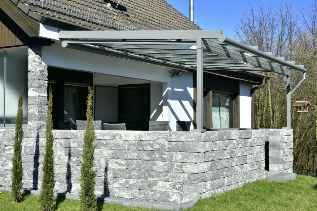 Pergola als Sonnenschutz Terrassenüberdachung Bernau